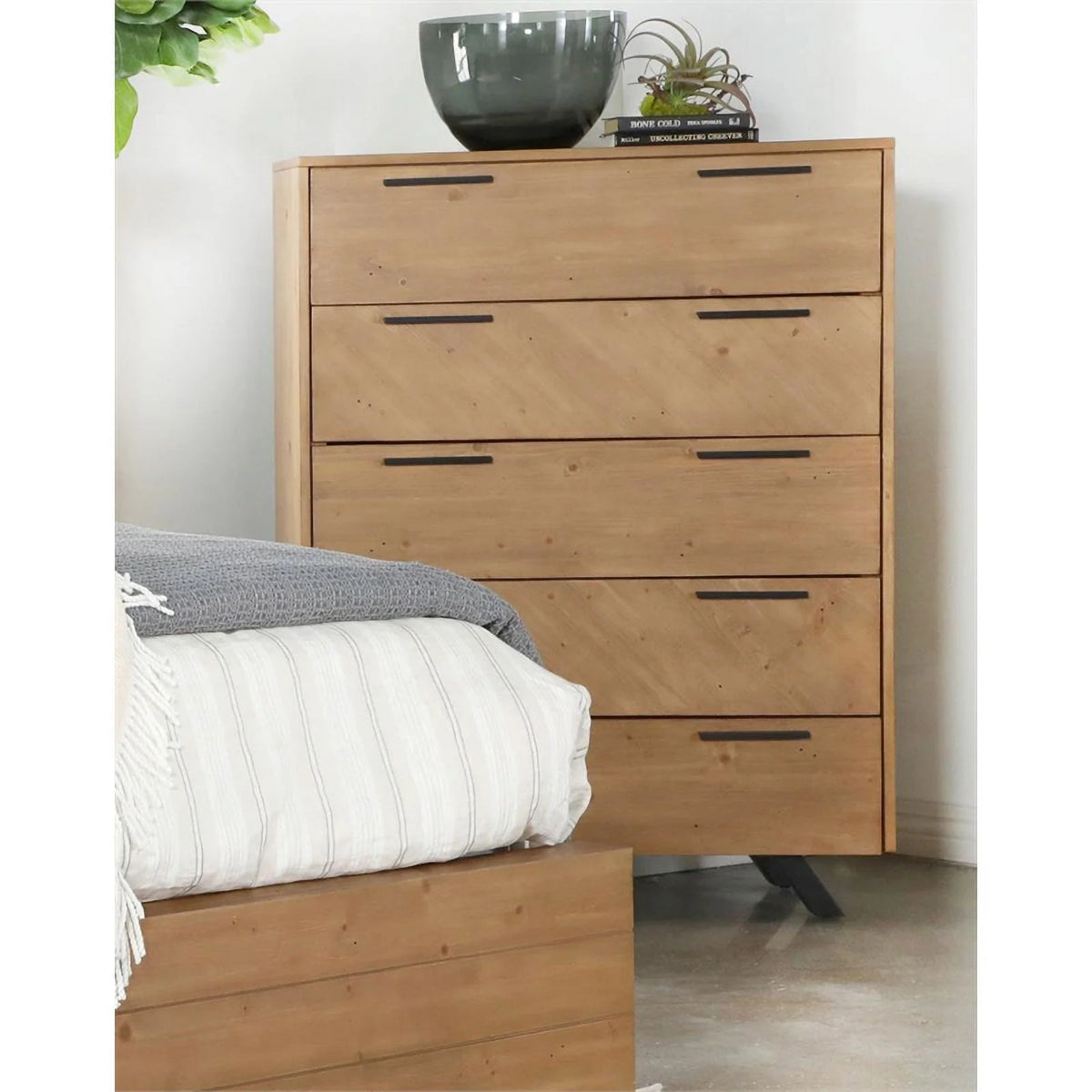 Light Honey Brown 5-drawer Rectangular Chest I93488