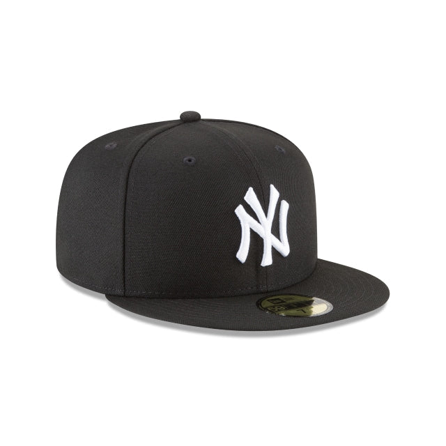 Black and White Fitted Hat Z38390