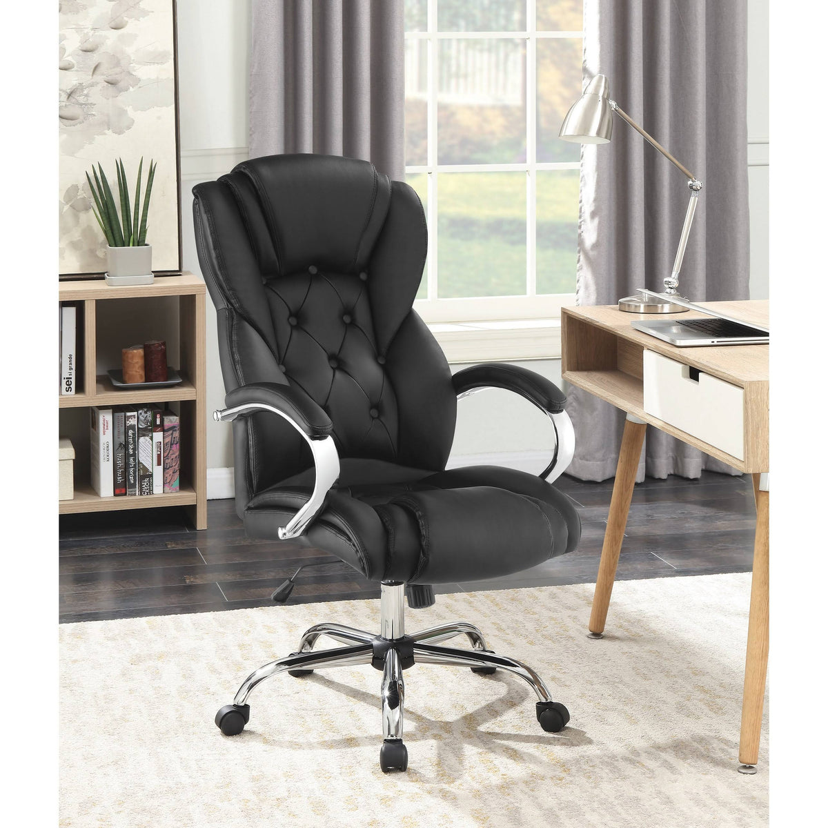 Black Upholstered Office Chair with Casters K751