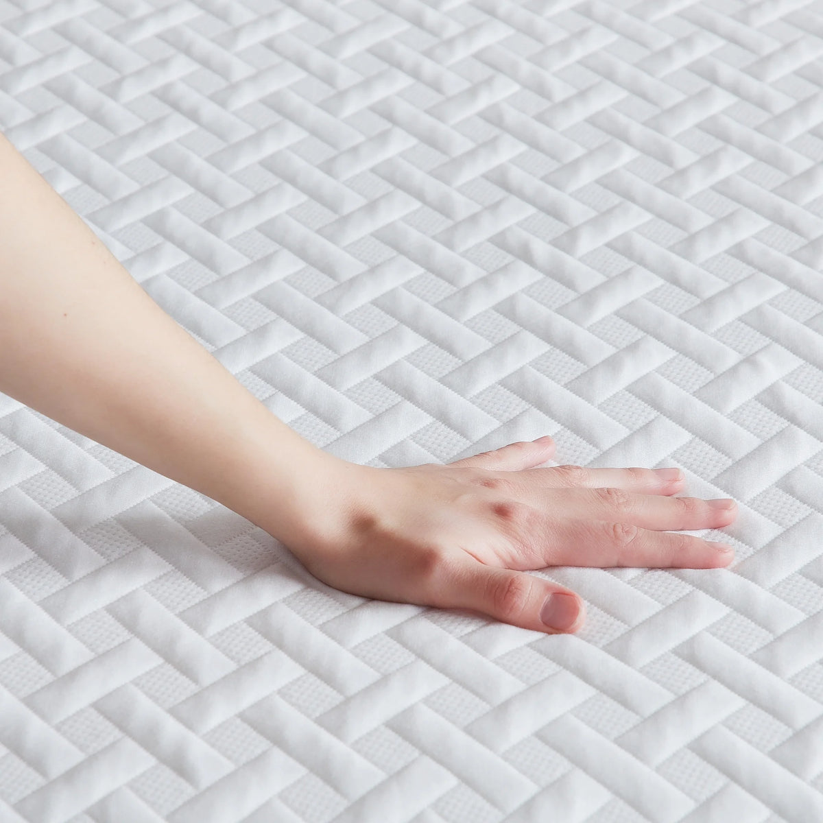 10" Medium Plush Gel Memory Foam Mattress, Queen I420958