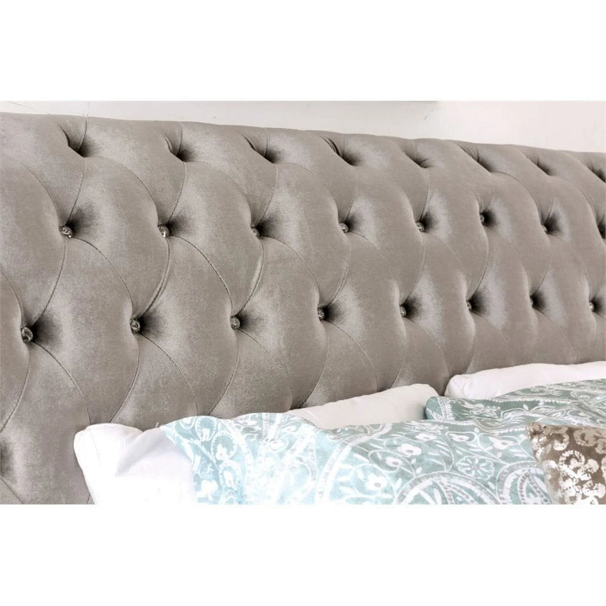 Gray Fabric Queen Sleigh Bed W6957
